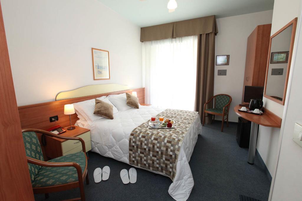 Hotel Derby S Lido di Jesolo Exterior foto
